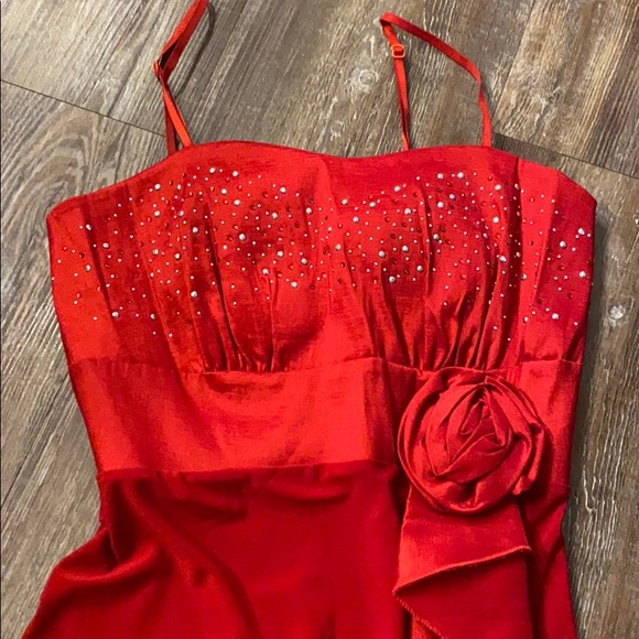 Red top - Picture 2 of 3